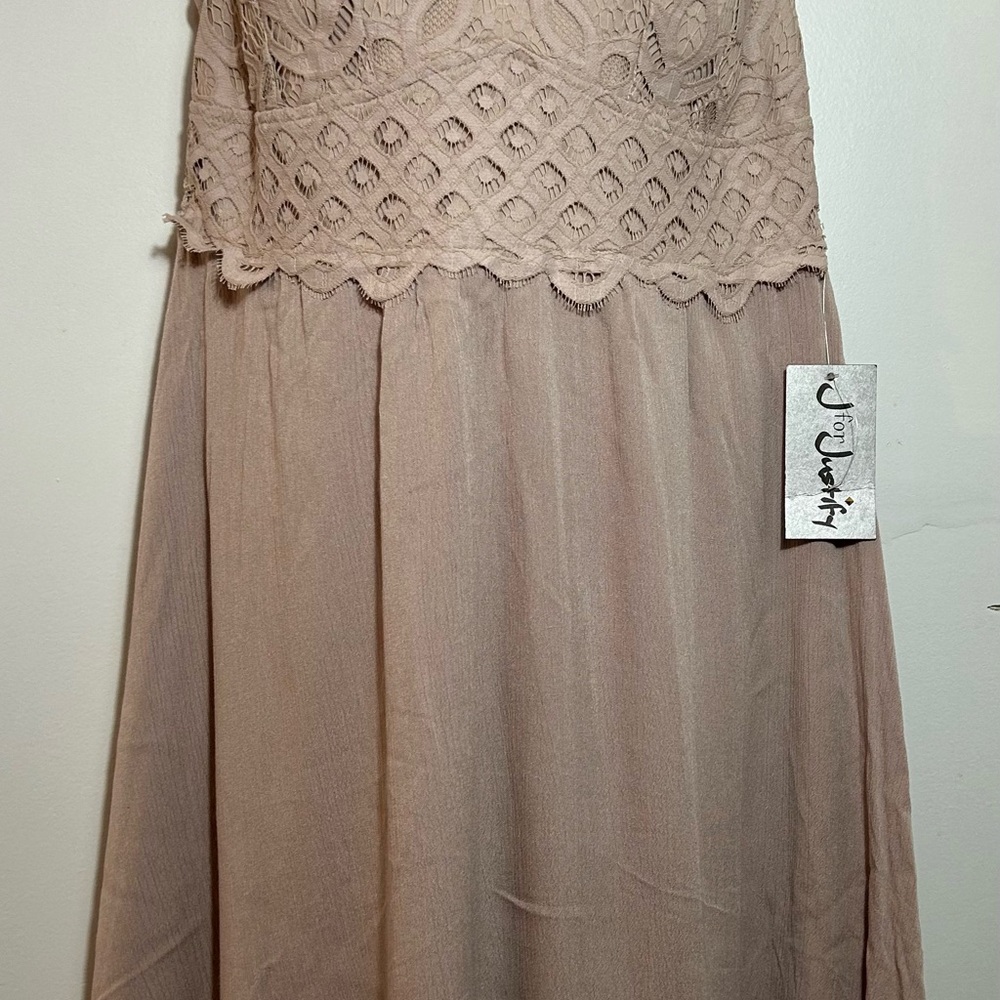 Justify Textured Knit Top in Beige